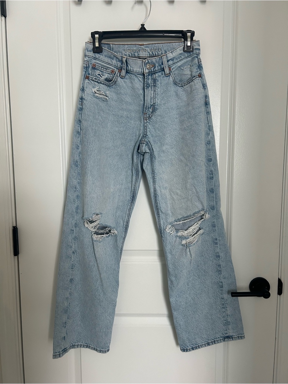 American Eagle Strigid Ripped High-Waisted Stovepipe Jeans Size 0 Regular
